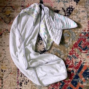 🧜🏼‍♀️3 for $15 item!🧜🏼‍♀️ ideal baby cotton/muslin hooded towel+3washcloths